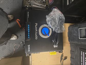 Brand new Planet audio ac1200.2.     1200 watt
