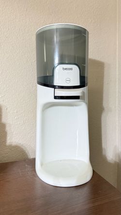 Baby water dispenser