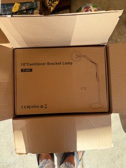 Bracket lamp