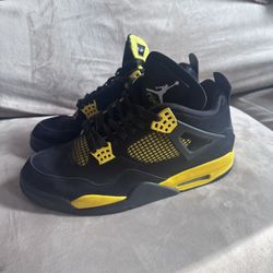 Jordan 4 Thunder