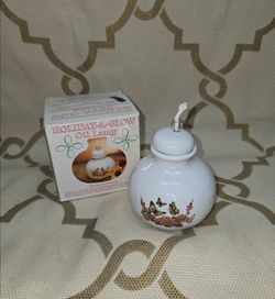 Vintage Giftco "Holiday a Glow" Porcelain Oil Lamp 3¾" H Open Box