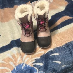 Girl Snow Boots. 