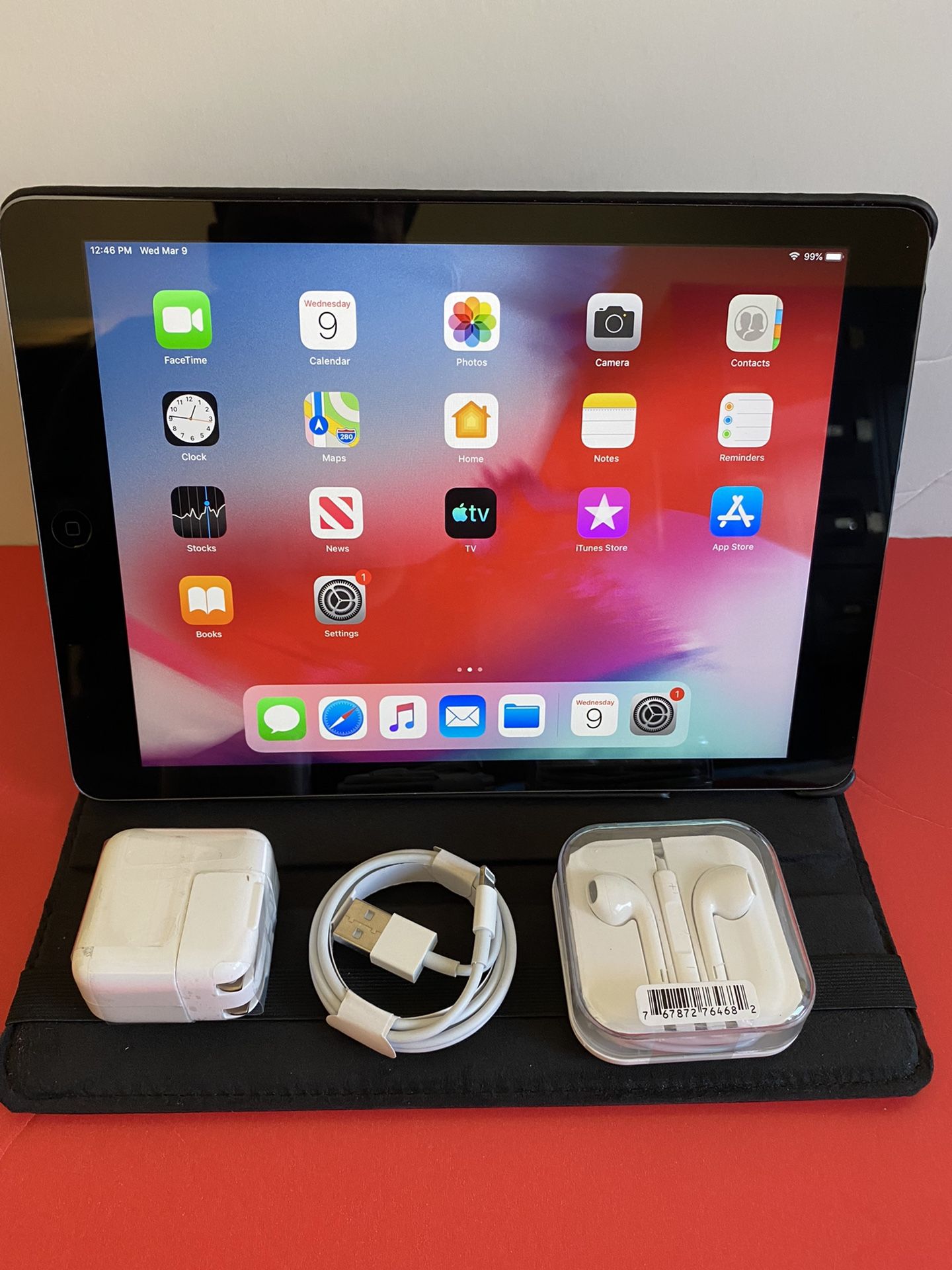 Apple IPad Air (9.7” Retina Display/ IOS 12 / Newer Than Ipad 4th Gen.) 16GB with complete Accessories (Roblox/ Disney+ supported//32GB for $169)