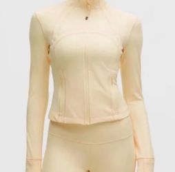 Buttercream yellow, Lululemon define jacket Buttercream yellow, Lululemon define jacket
