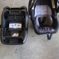 Car seat With 2 Base 