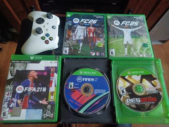 XBOX SERIES X CONTROLLER NEW AND FUTBOL GAMES LOT $120 FINAL PRICE READ DESCRIPTION AND SEE ALL PICTURES