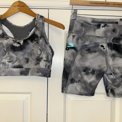 Wmns sz M nike workout set 