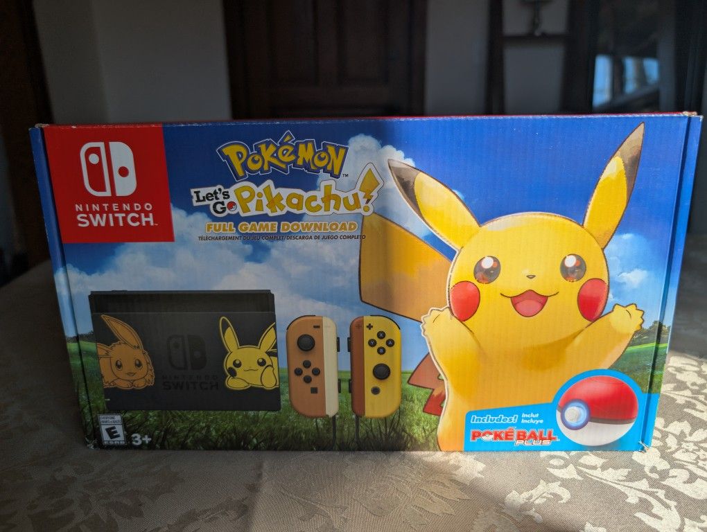 Let's Go Pikachu Nintendo Switch Console