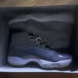 Selling Cool Grey’s 11s 