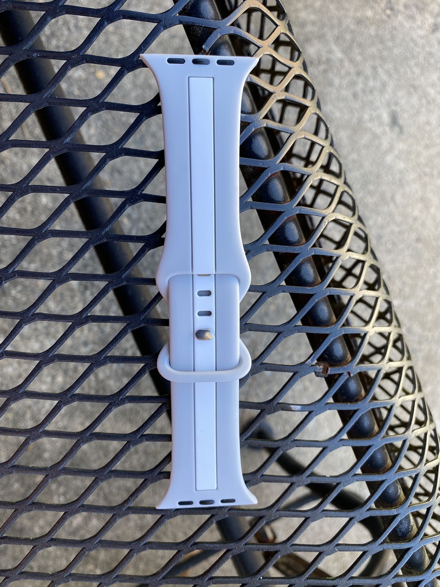 Apple Watch Grey And White Silicone Sports Band 49/45/44/42