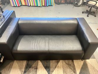 Black sofa loveseat (Ikea KLIPPAN)