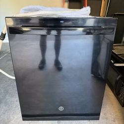 Gently Used GE Dishwasher! Black! 