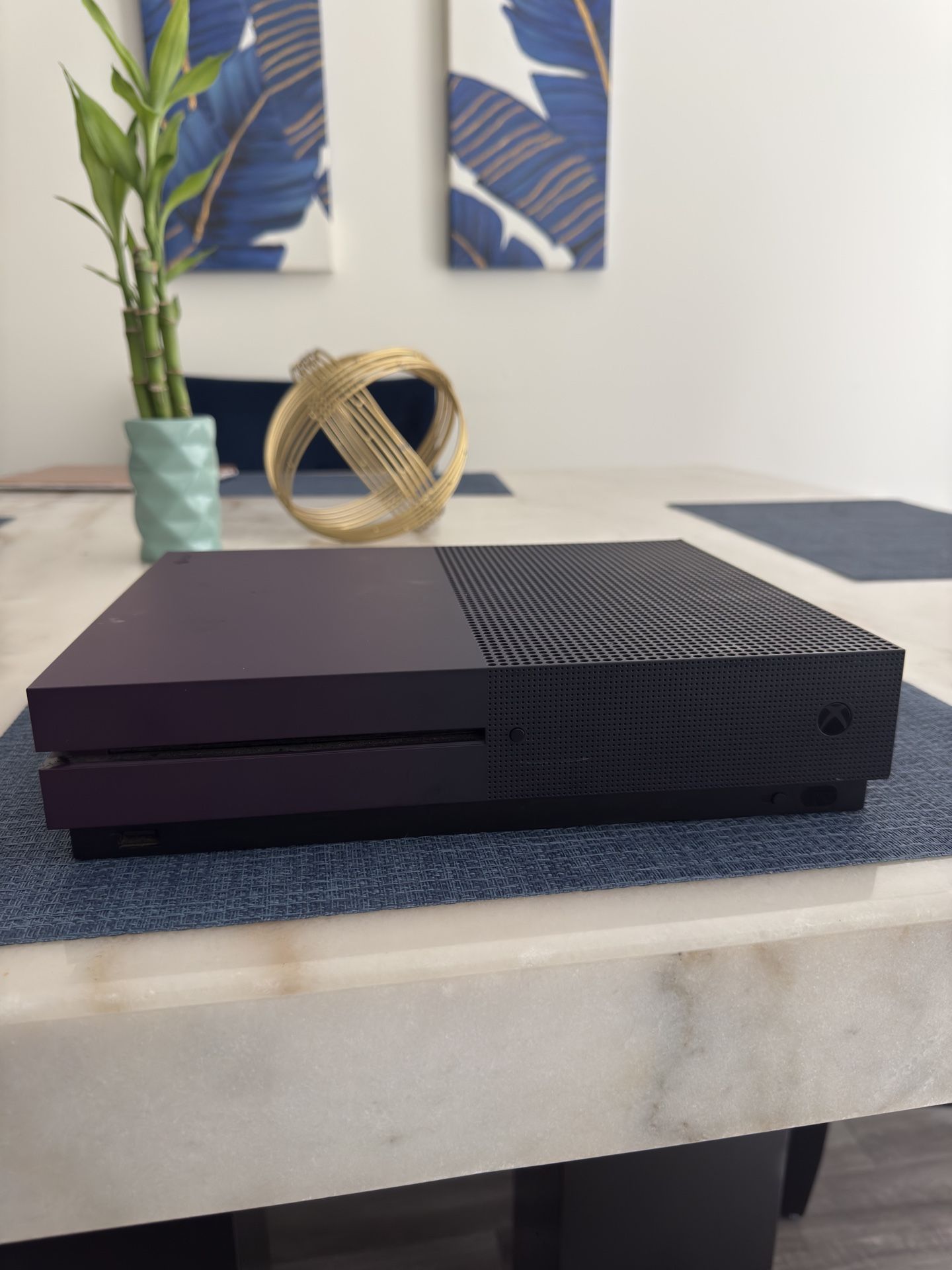 Xbox One S 500GB – Works Perfectly – No Controller Included