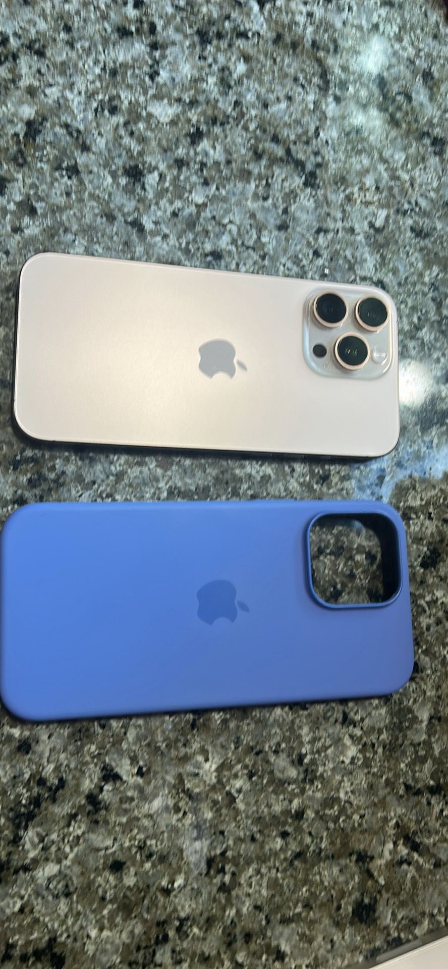 iPhone 16 Pro Max 512gb With Apple Case