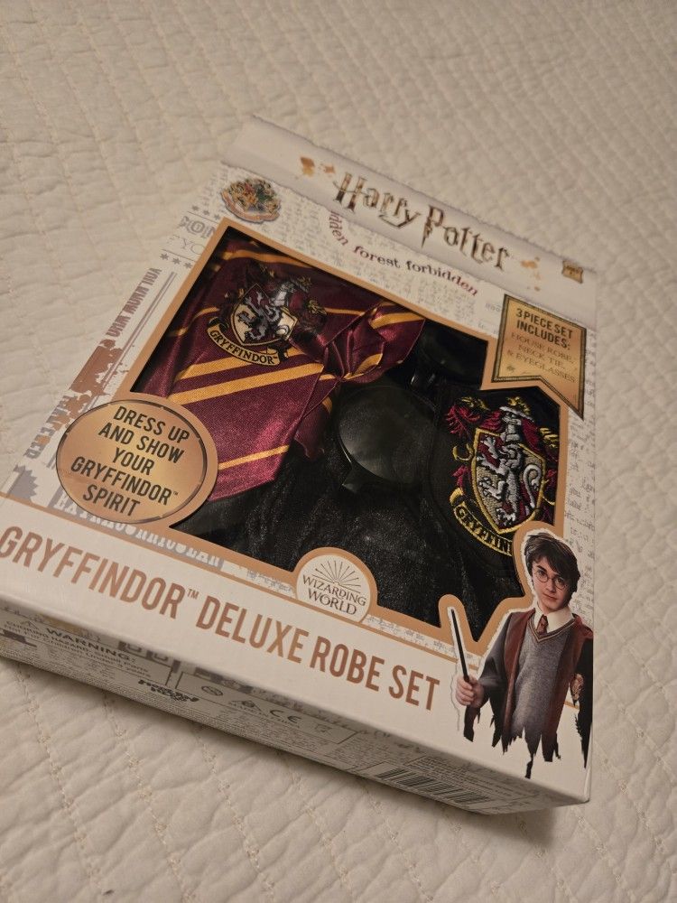 Kids Harry Potter Gryffindor Deluxe Robe Set Size 4+