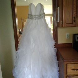 New Wedding Dress, Ivory, Size Med.N