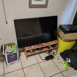 Samsung 32' HD smart TV