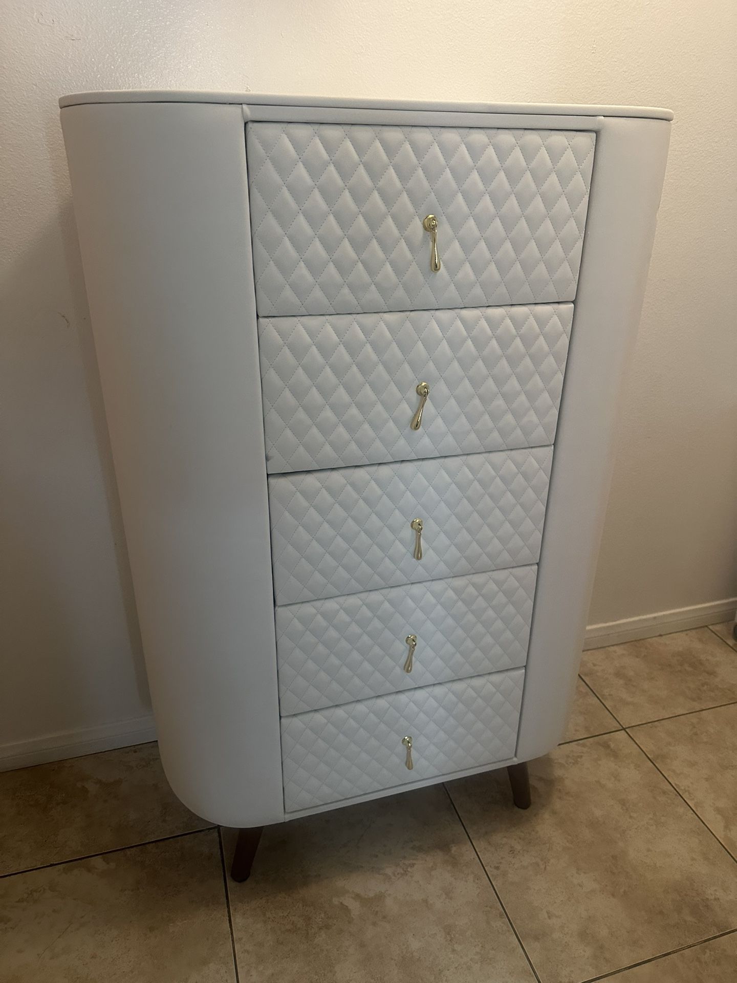 Like New.
