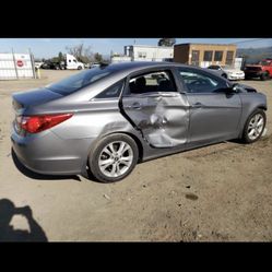 Parts For Kia Sonata Chevy And More 200 Cars. For Parts 