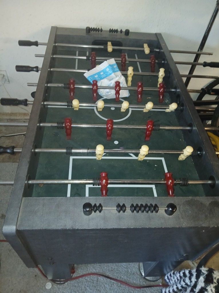 Foos'ball Table