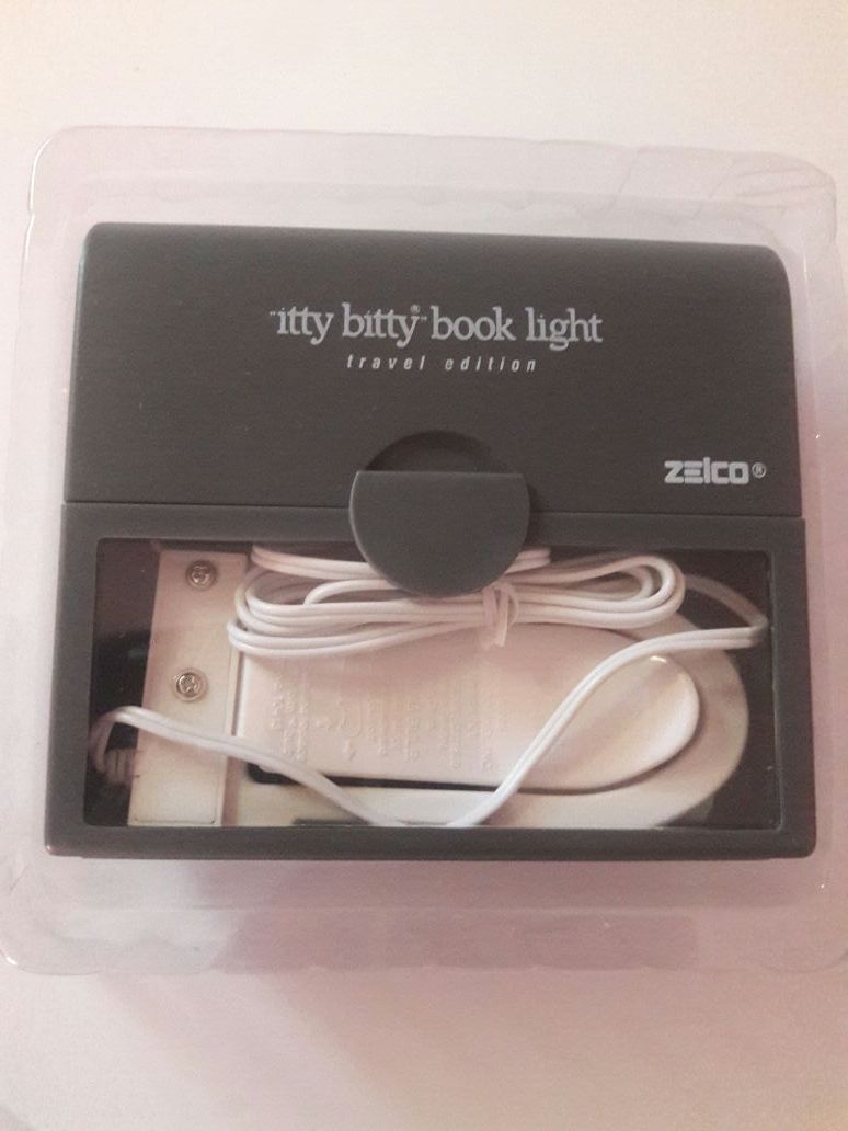 Barnes and Noble Itty Bitty Book light