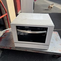 Black+Decker - BCD6W Compact Countertop Dishwasher, 6 Place Settings, White