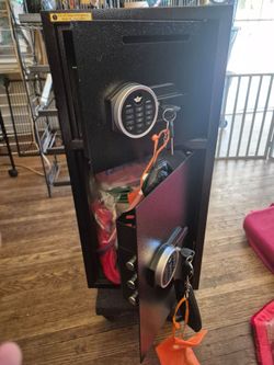 6.0 cuft  finger print  black safe,keys available