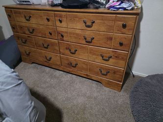 Dresser and 2 nightstands