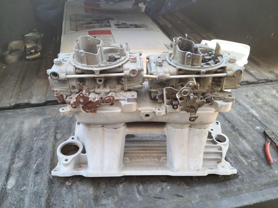 Edelbrock tunnel ram for small block chevy.