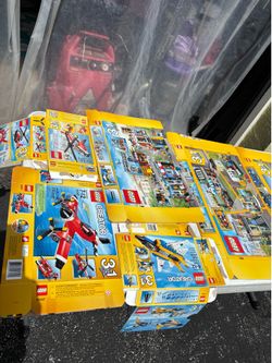 Empty cartons for LEGgO pieces