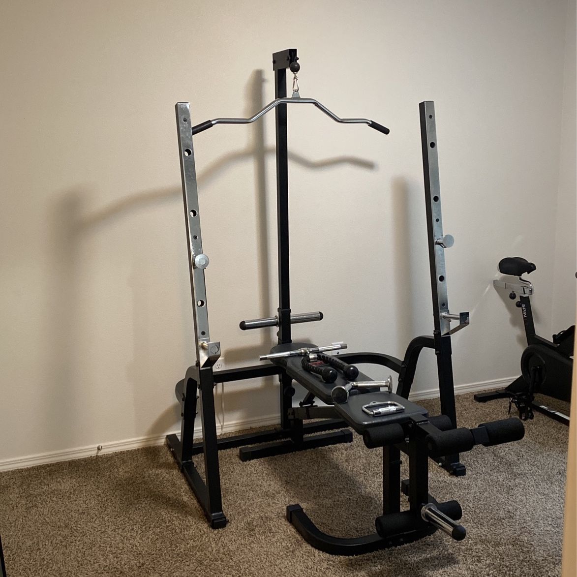 Rockfit Weight Bench With Pull Down Attachments for Sale in Kalama WA OfferUp