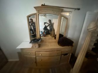 Free queen bedroom set