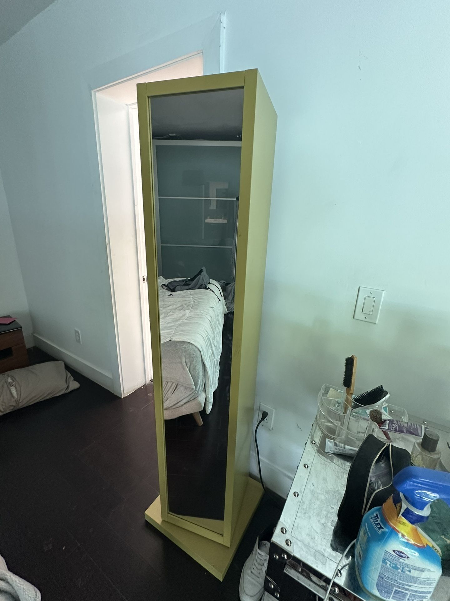 Mirror / Shelf