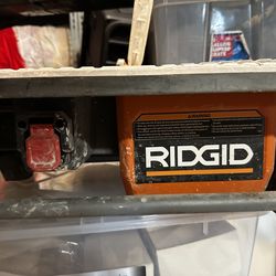 RIDGID 7-inch Table Top Wet Tile Saw