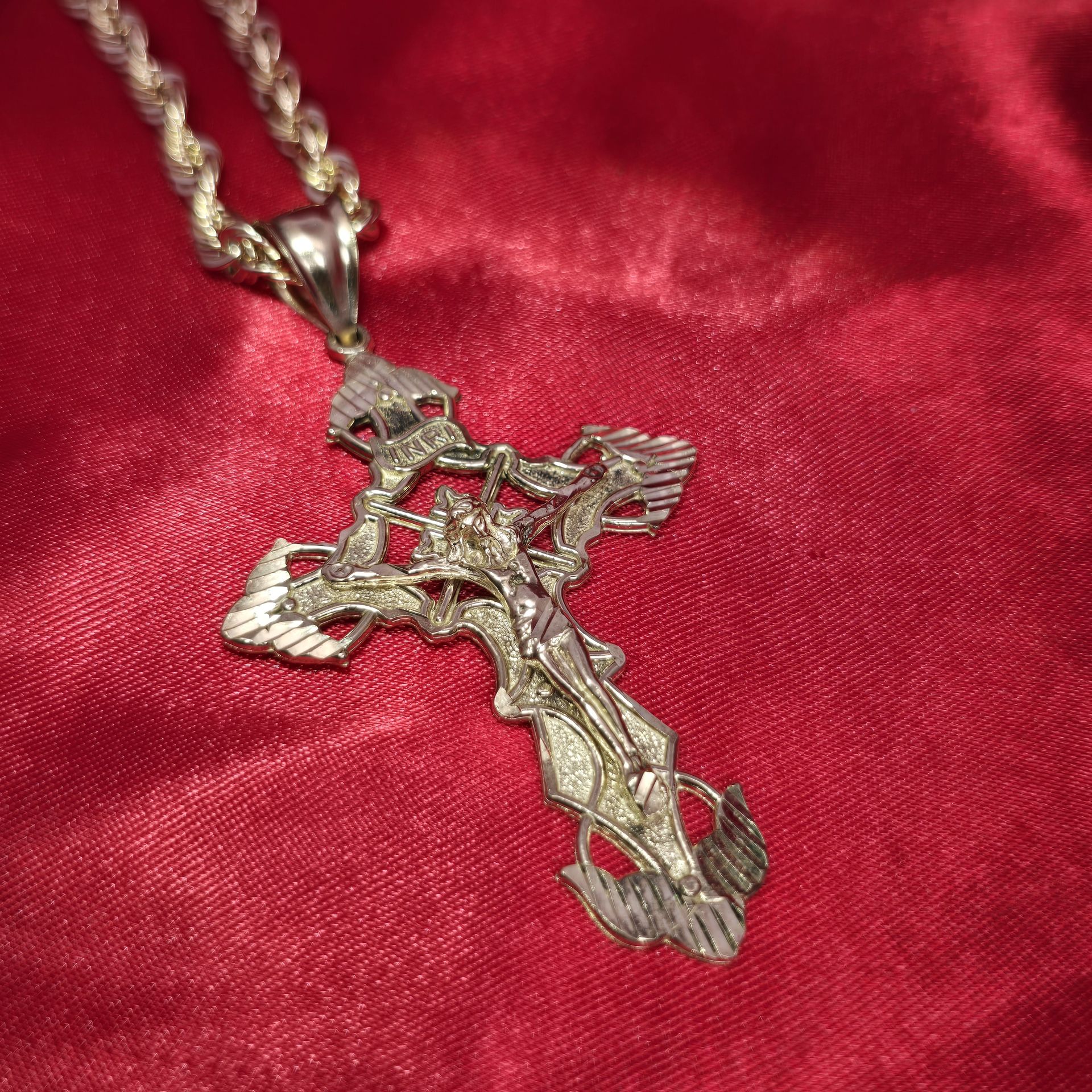 10k Gold Rope Chain & Cross Pendant
