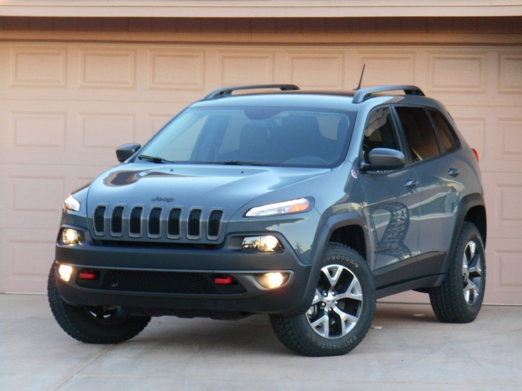 Jeep trailhawk rims with tires