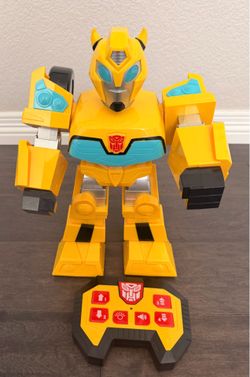 Hasbro Transformers Bumblebee Rescue Bots Walking Transformer with Controller - Retail $56.99