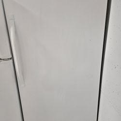 Kenmore 18CuFt Upright Freezer In White