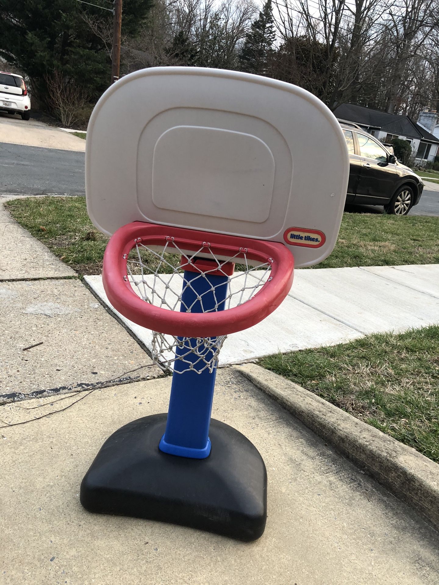 Little Tikes adjustable toddler basketball hoop