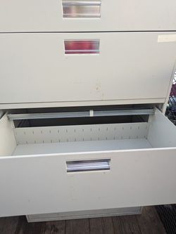 HON Lateral File Cabinet With Key Thumbnail
