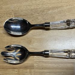 Salad utensils