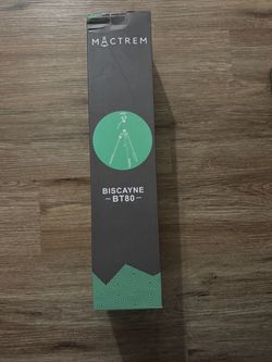 mactrem tripod 80" NEW