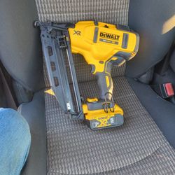 DeWalt  nail gun Finisher