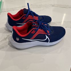 Nike Pegasus 40 USA Soccer Running Shoes Size 10