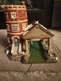 Department 56 Dickens Christmas Village pieces