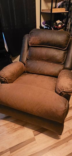 Free Recliner (READ DESCRIPTION)