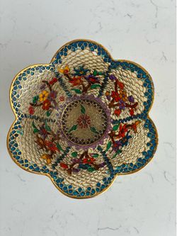 Beautiful enamel Chinese bowl