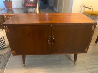 Vintage Mid-Century Record Cabinet / Stereo Console