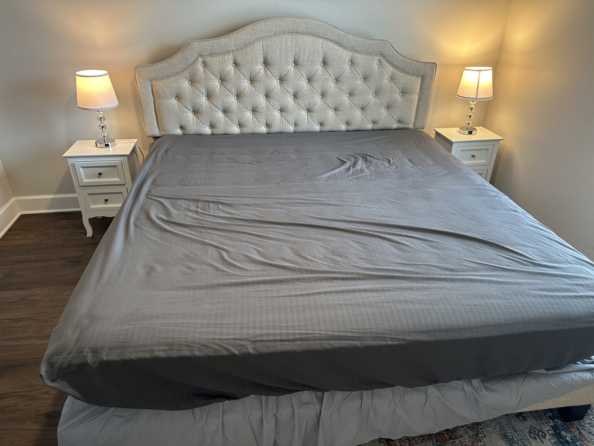 Full King size bed( tufted head Board) With king Size Mattress 