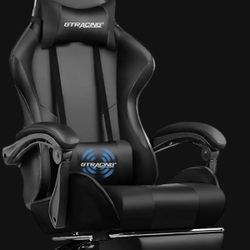 Black Gaming Chair With Footrest